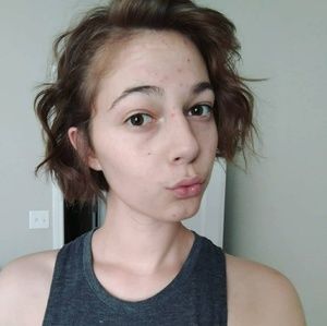 Meet me!  Welcome to Melissa's closet :)